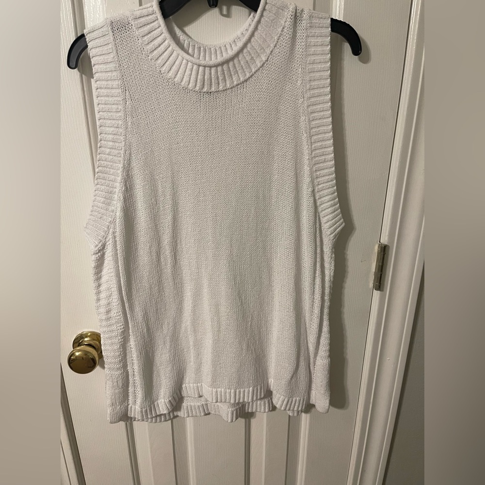 Tribal sleeveless sweater tank, white
